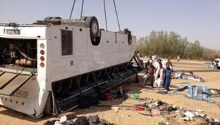 انقلاب حافلة لمعتمرين في حادث سابق (أرشيفية)