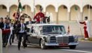 المغرب تحقق مع رجال أمن عقب اختراق موكب الملك
