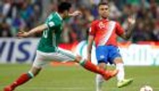 مدرب المكسيك يشيد بالتزام لاعبيه بفلسفته الكروية