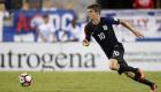 والد مدافع دورتموند يكشف عشق نجله لأسطورة ريال مدريد