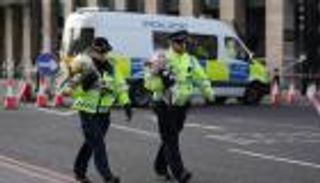 إغلاق مناطق في لندن بسبب عبوتين مشتبه فيهما