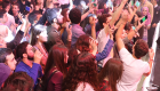 بالصور .. "العين" ترصد حفل "ساعة الأرض" في بيروت