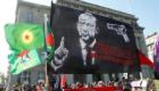تركيا تستدعي سفير سويسرا بسبب مظاهرة ضد أردوغان