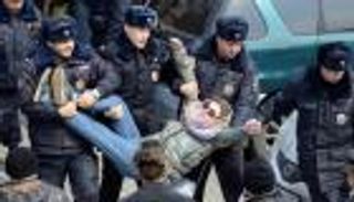 روسيا تعتقل 700 شخص باحتجاجات ضد الفساد 