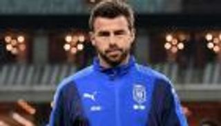 مدافع يوفنتوس يثير الجدل بصورة قبل ودية إيطاليا 