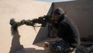 القناصة يلعبون دورا هاما في المعركة غرب الموصل 