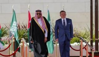خادم الحرمين لدى وصوله الأردن