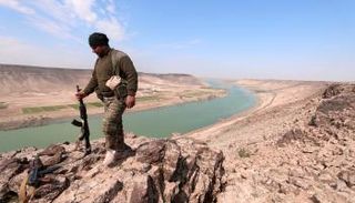 معارك "الطبقة" مستمرة حتى إحكام حصار "داعش" في الرقة