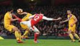 جيرو ينتقد رابطة البريميير ليج بسبب تجاهل هدفه "التاريخي"