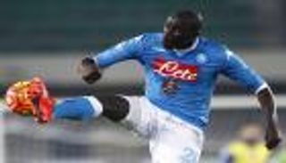 مدافع نابولي أنقذ السنغال من الطرد في لندن