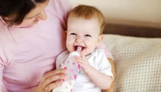 هل الرضاعة الطبيعية الأفضل للأبد؟