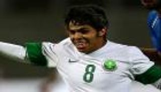 الشهري يتقدم للسعودية بهدف رائع في شباك العراق