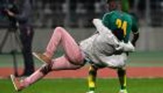 اقتحام الجماهير ينهي ودية السنغال وكوت ديفوار