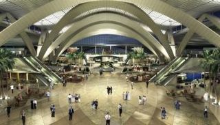 مطار أبوظبي الدولي 