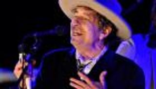 بوب ديلان سيتسلم "نوبل" أخيراً؟