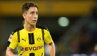 إيمري مور بقميص دورتموند