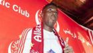 صورة لا أخلاقية تورط شيكاتارا مع جماهير الوداد