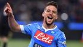 اليونايتد يكثف جهوده لضم ميرتينز