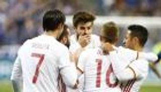 برشلونة يحتفل بـ"بيكيه" بعد تصريحاته ضد الريال