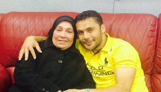 أحمد حسن ووالدته