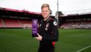 مدرب بورنموث الأفضل في مارس.. ولوكاكو أحسن لاعب