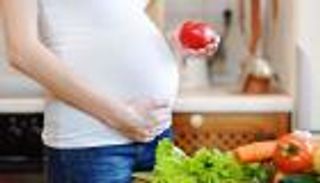 تحذير للحوامل.. هذا المكون في السلطة يسبب الإجهاض