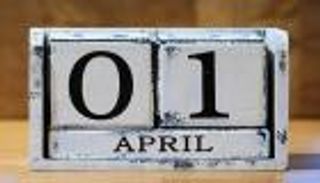 صور وفيديو.. "كذبة إبريل" أحداث أضحكت الشعوب وأخرى أفزعته