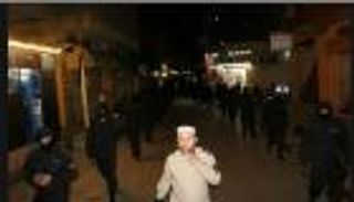 بالصور.. حزب الله يستعرض قوته وينفذ اعتقالات خارج القانون