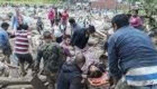 بالصور.. مئات القتلى والمفقودين في انهيار أرضي بكولومبيا