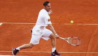 فرانشيسكو توتي يلعب التنس