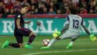 بالفيديو.. برشلونة يلاحق الريال برباعية في غرناطة