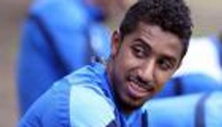 صورة.. الدوسري يظهر بالقناع في تدريبات الهلال