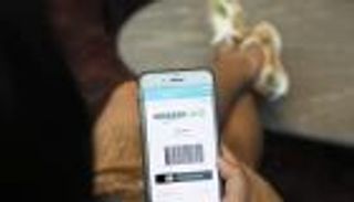 بالصور.. أمازون تتيح دفع ثمن المشتريات نقداً