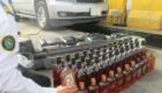 "الجمارك السعودية" تحبط تهريب 900 زجاجة خمر وبيرة