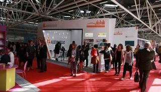 من جناح هيئة الشارقة المشارك في المعرض 