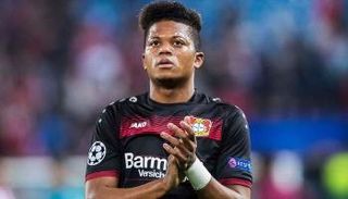 ليون بيلي بقميص ليفركوزن