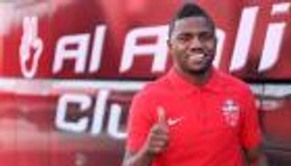 لاعب الأهلي الإماراتي ينجو من إحتراق سيارته
