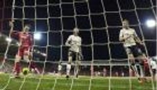 شاهد.. لاعب إنجليزي يهدر هدفا محققا بالدوري الأسكتلندي