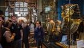 جيجز يبدأ جولته المصرية بزيارة "تاريخية" 