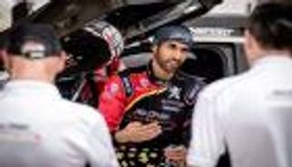 انقلاب سيارة العطية يهدي لقب رالي أبوظبي للقاسمي