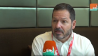 حفيد هيمنجواي لـ"العين": ليس ذنبي ما ارتكبه الآخرون باسم عائلتي