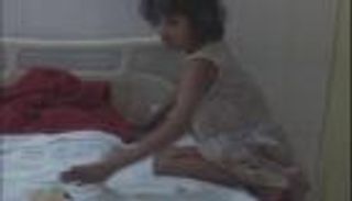 بالفيديو.. العثور على طفلة عاشت 8 أعوام مع القرود بالغابات