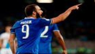  بالفيديو.. هيجوايين يرد على جمهور نابولي بهدف