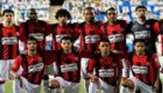 رئيس الرائد يرد على الانتقادات بعد صورته بقميص الهلال
