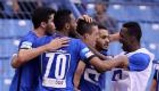 الهلال يضرب الرائد بهدفين في دقيقتين