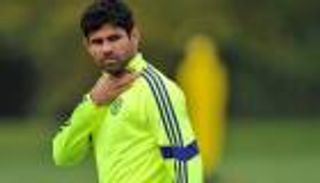 بالفيديو.. كوستا يلهو خلال تدريبات تشيلسي