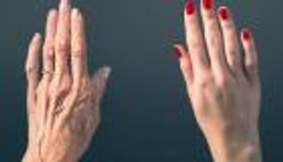 تعرفي على طرق التعامل مع التغيرات العُمرية لأظافرك ويديك