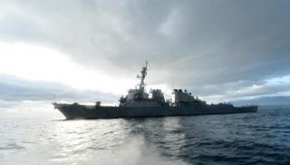 المدمرة الأمريكية يو.اس.اس روس) بالبحر المتوسط - رويترز