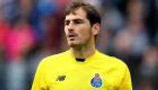 كاسياس مندهش من تصدياته الحاسمة