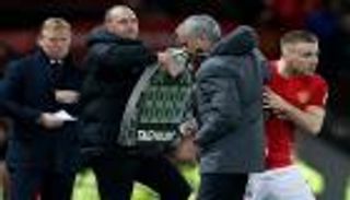 يونايتد يرفض الاستغناء عن شو للغريمين